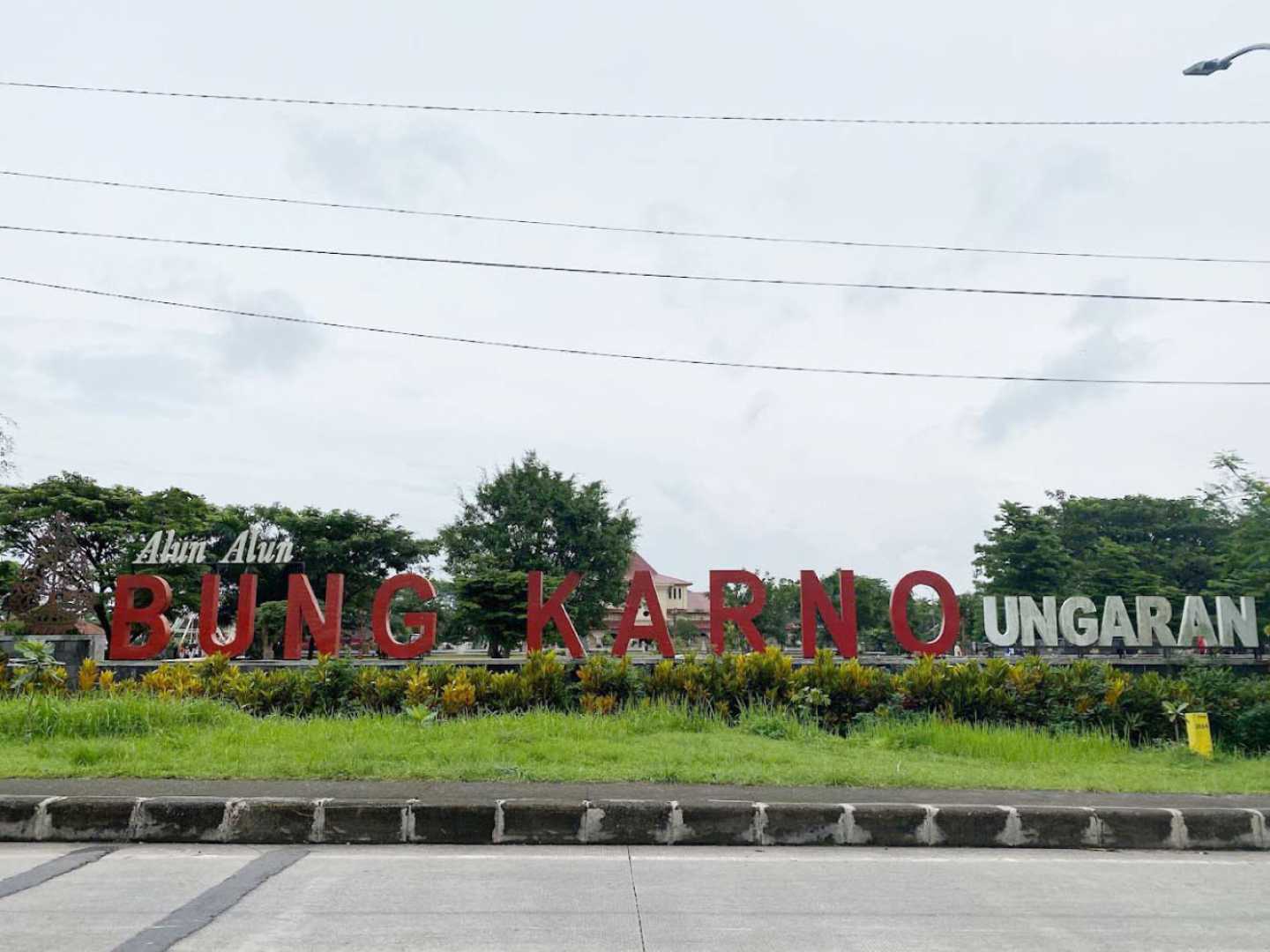 UNGARAN TIMUR